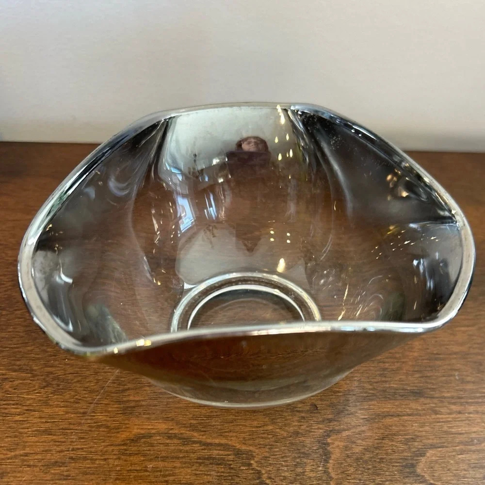 MCM Dorothy Thorpe Style Silver Fade Glass Triangle Salad/Candy/Dip Bowl EUC